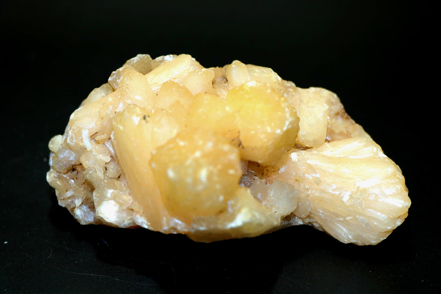 Jalgoan Stilbite Cluster